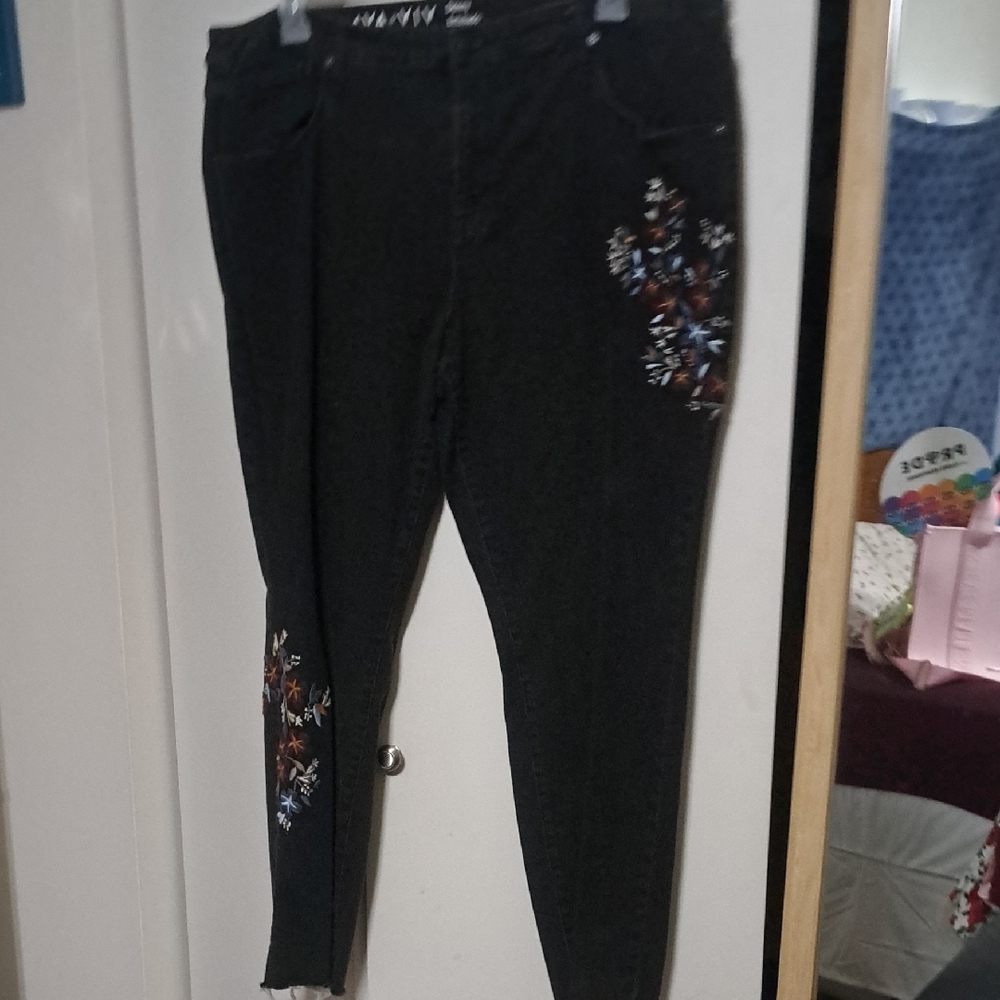 Ava & Viv Black Skinny Jeans